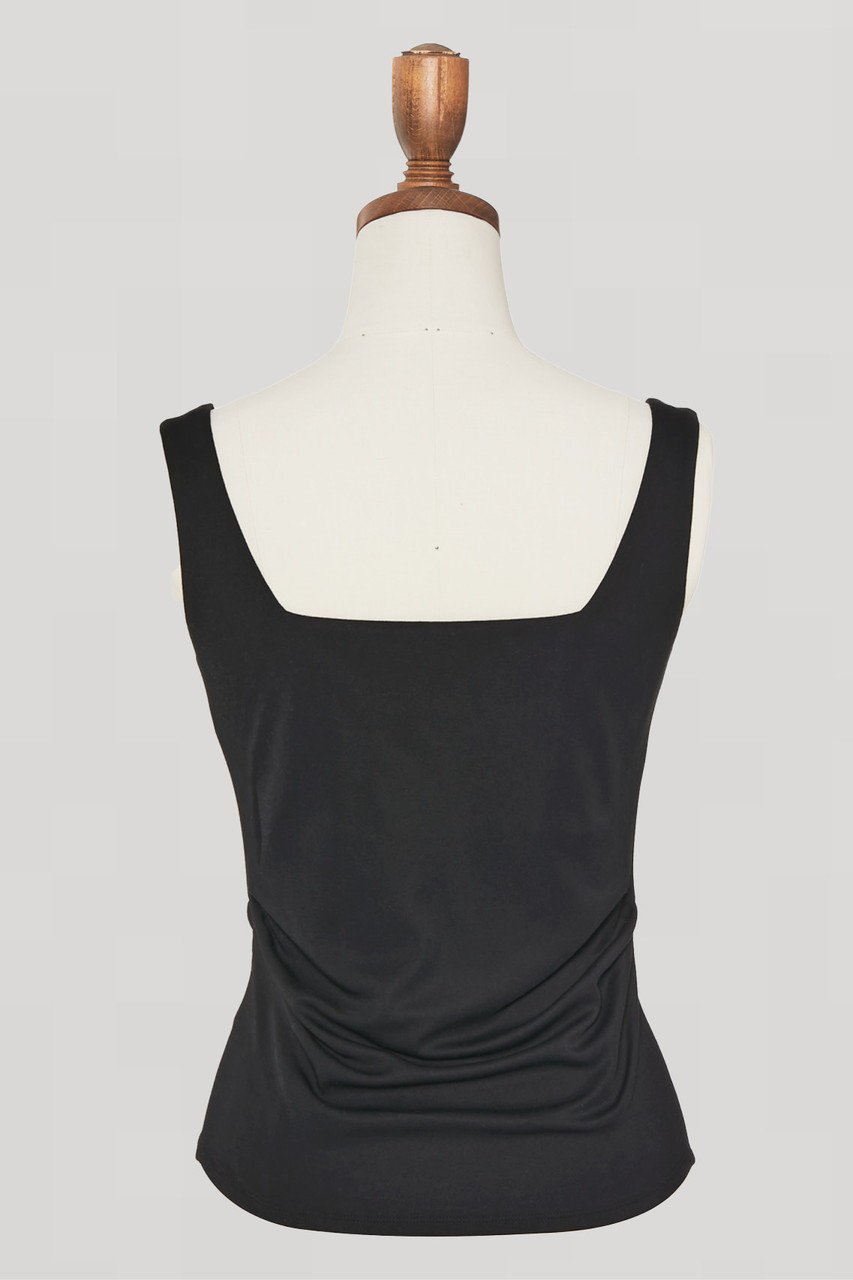 【デイジーリン/DAISY LIN】の2WAY Top “Elegant Square” 大人の最旬トレンドファッション＆コーディネート founy(ファウニー) 　ファッション　Fashion　レディースファッション　Fashion for Women　トップス・カットソー　Cut & Sew Tops　キャミソール&ノースリーブ　Camisoles & Sleeveless Tops　シャツ・ブラウス・オフィスカジュアル　Elegant Blouses & Button-Ups　ロングTシャツ・Tシャツ　Longline T-Shirts & Tees　カットソー・ベーシックTシャツ　Cut-and-Sewn Tops / Stretch Tees & Basics　インナー　Innerwear　ウォッシャブル　Machine Washable　カーディガン　Cardigan, Knitwear　キャミソール　Camisole, Spaghetti Strap Top　吸水　Absorbent, Quick-Dry　ジャケット　Jacket, Outerwear　スクエア　Square, Square Shape　タンク　Tank Top, Sleeveless Top　デコルテ　Décolleté, Neckline　バランス　Balance, Style Balance　新作・新入荷　New Arrivals / New In　other-4|ID: prp329100004992239 ipo3291000000037386935