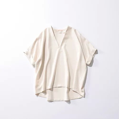 【イーバイエクラ/E by eclat】の【とろみ】Vネックブラウス インテリア・キッズ・メンズ・レディースファッション・服の通販 founy(ファニー) 　ファッション　Fashion　レディースファッション　Fashion for Women　トップス・カットソー　Cut & Sew Tops　シャツ・ブラウス・オフィスカジュアル　Elegant Blouses & Button-Ups　Vネックトップス　V-Neck Tops / V-Cut Neckline Shirts　とろみ　Fluid, Flowy Fabric　ドレープ　Drape, Draping Fabric　ドロップ　Drop Shoulder, Dropped Style　ワイド　Wide, Wide Fit　洗える　Machine Washable　ライトベージュ|ID: prp329100000032055 ipo3291000000037038812
