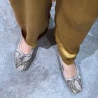 【エンチャンテッド/enchanted】の【APOM】甲深スクエアバレーシューズ 人気、トレンドファッション・服の通販 founy(ファニー) ファッション Fashion レディースファッション WOMEN イタリア Italy インソール Insole クッション Cushion 抗菌 Antibacterial シューズ Shoes シンプル Simple スクエア Square スタンダード Standard スニーカー Sneakers トレンド Trend バレエ Ballet パターン Pattern フィット Fit ペーパー Paper ライニング Lining リアル Real レース Race おすすめ Recommend thumbnail グレーコンビ|ID: prp329100000252173 ipo3291000000009349417