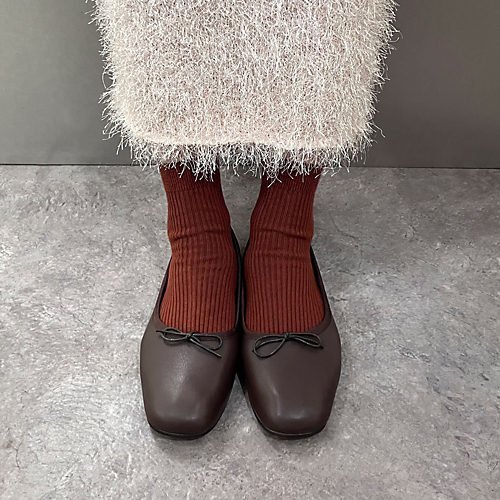 【エンチャンテッド/enchanted】の【APOM】甲深スクエアバレエシューズ インテリア・キッズ・メンズ・レディースファッション・服の通販 founy(ファニー) ファッション Fashion レディースファッション Fashion for Women イタリア Italy インソール Shoe Insole クッション Cushion, Throw Pillow 抗菌 Antibacterial, Bacteria-Resistant シューズ Shoes, Footwear シンプル Simple, Minimal スクエア Square, Square Shape スタンダード Standard, Basic スニーカー Sneakers, Trainers トレンド Trend, Trending Now バレエ Ballet, Ballet Style パターン Pattern, Design Print フィット Fit, Slim Fit ペーパー Paper, Kraft Paper ライニング Inner Lining, Inner Fabric, Lined リアル Real, Realistic レース Lace, Lace Fabric おすすめ Recommended / Our Picks ダークチョコ|ID: prp329100000252173 ipo3291000000034058743