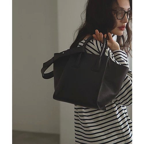【マージュール/marjour】の[m.]LEATHER SHOULDER TOTE BAG インテリア・キッズ・メンズ・レディースファッション・服の通販 founy(ファニー) https://founy.com/ ファッション Fashion レディースファッション Fashion for Women バッグ Bags 財布 Wallet, Purse タンブラー Tumbler, Travel Mug 人気 Popular, Best Seller フェイク Faux, Fake ポーチ Pouch, Small Case おすすめ Recommended / Our Picks 日本製 Made In Japan |ID: prp329100001547933 ipo3291000000030076569