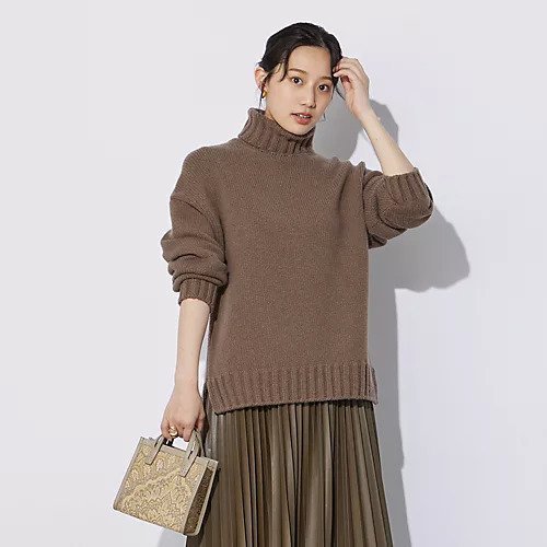 【スローン/SLOANE】のジーロンラムズ カシミヤ ドロップショルダー インテリア・キッズ・メンズ・レディースファッション・服の通販 founy(ファニー) 　ファッション　Fashion　レディースファッション　Fashion for Women　ショルダー　Shoulder, Shoulder Strap　スリット　Slit, Slit Detail　タートルネック　Turtleneck, High Neck　ドロップ　Drop Shoulder, Dropped Style　フィット　Fit, Slim Fit　フォルム　Silhouette, Form　ベーシック　Basic, Essential　人気　Popular, Best Seller　別注　Limited Edition, Custom Order　ブラウン|ID: prp329100001594060 ipo3291000000036687293