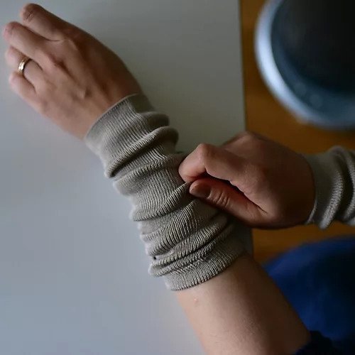 【アワーホーム/OURHOME】のシルク素材のアームウォーマー 人気、トレンドファッション・服の通販 founy(ファニー) 　ファッション　Fashion　レディースファッション　WOMEN　シルク　Silk　フィット　Fit　other-2|ID: prp329100002884236 ipo3291000000031305650