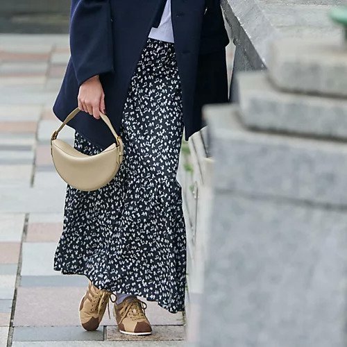 【マージュール/marjour】の【HPS別注】FLOWER TIERED SKIRT 人気、トレンドファッション・服の通販 founy(ファニー) ファッション Fashion レディースファッション Fashion for Women スカート Skirts ティアードスカート Tiered Skirts 春 Spring 秋 Autumn ギャザー Gathered, Ruffled サンダル Sandals, Summer Shoes スウェット / スエット Sweatshirt, Sweatwear ストレッチ Stretch, Stretchy Fabric チェック Check, Plaid, Tartan ティアードスカート Tiered Skirt, Flounced Skirt 人気 Popular, Best Seller バランス Balance, Style Balance フェミニン Feminine, Girly フレア Flare, Flared プリント Print, Printed Pattern 別注 Limited Edition, Custom Order モノトーン Monotone, Black and White 無地 Plain, Solid Color 楽ちん Easy Fit, Comfortable 冬 Winter / This Winter S/S・春夏 SS, Spring/Summer, Warm Season 夏 Summer other-3|ID: prp329100003511202 ipo3291000000034628933
