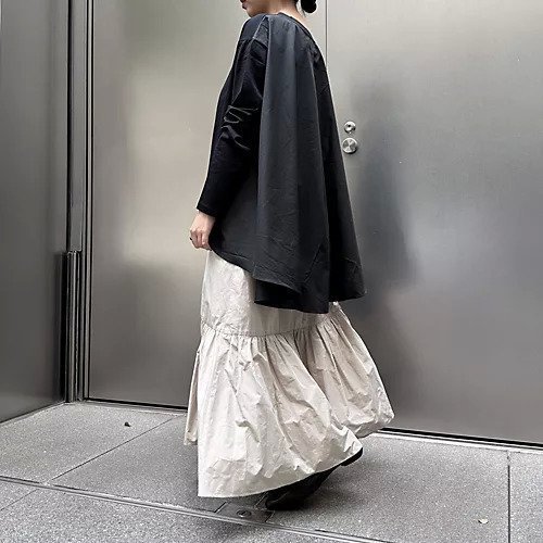 【エクラ/eclat】のバックフレアプルオーバー 人気、トレンドファッション・服の通販 founy(ファニー) 　ファッション　Fashion　レディースファッション　Fashion for Women　トップス・カットソー　Cut & Sew Tops　カジュアルプルオーバー・ニットトップス　Pullovers & Knit Tops / Casual Pullovers　バッグ　Bags　カットソー　Cut and Sewn Top　タイプライター　Typewriter Fabric, Crisp Cotton　フレア　Flare, Flared　フロント　Front, Front Design　ベーシック　Basic, Essential　別注　Limited Edition, Custom Order　半袖　Short Sleeve, Half Sleeve　洗える　Machine Washable　長袖　Long Sleeve, Full Sleeve　other-3|ID: prp329100003567215 ipo3291000000036317170