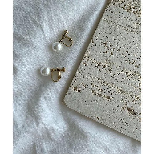 【マージュール/marjour】の[SURGICAL]PEARL EARRING 人気、トレンドファッション・服の通販 founy(ファニー) 　ファッション　Fashion　レディースファッション　Fashion for Women　ジュエリー　Jewelry　ファッションリング　Fashion Rings　イヤリング・フープ・ドロップタイプ　Hoop, Drop & Clip Earrings　おすすめ　Recommended / Our Picks　イヤリング　Earrings　カットソー　Cut and Sewn Top　シンプル　Simple, Minimal　スウェット / スエット　Sweatshirt, Sweatwear　パール　Pearl, Pearl Accent　other-2|ID: prp329100003657336 ipo3291000000031304120
