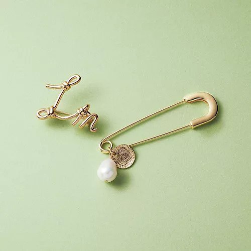 【トゥエルブクローゼット/12closet】のバロックパールコインチャームブローチ 人気、トレンドファッション・服の通販 founy(ファニー) 　ファッション　Fashion　レディースファッション　Fashion for Women　おすすめ　Recommended / Our Picks　コイン　Coin, Coin Design　ジャケット　Jacket, Outerwear　ストール　Stole, Wrap　チャーム　Charm, Pendant　バロック　Baroque, Baroque Design　パール　Pearl, Pearl Accent　フェミニン　Feminine, Girly　フォルム　Silhouette, Form　フォーマル　Formal, Dressy　ブローチ　Brooch, Pin Brooch　ベーシック　Basic, Essential　冬　Winter / This Winter　other-2|ID: prp329100003739535 ipo3291000000034942596