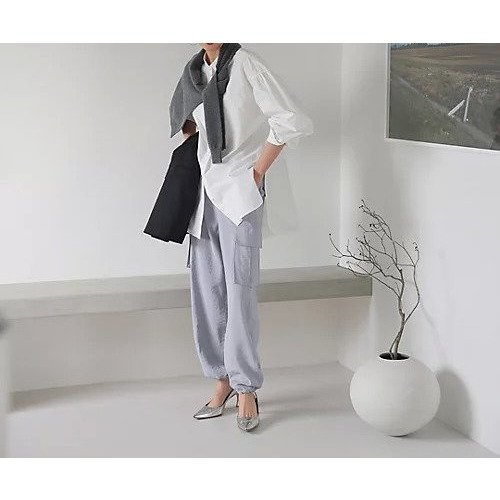 【スアデオ/suadeo】のとろみカーゴパンツ 人気、トレンドファッション・服の通販 founy(ファニー) 　ファッション　Fashion　レディースファッション　Fashion for Women　パンツ　Pants & Trousers　ヴィンテージ　Vintage Style　洗える　Machine Washable　カーゴパンツ　Cargo Pants, Utility Pants　クール　Cool, Chic　サテン　Satin, Glossy Fabric　サンダル　Sandals, Summer Shoes　シューズ　Shoes, Footwear　ストレート　Straight, Straight Cut　スニーカー　Sneakers, Trainers　とろみ　Fluid, Flowy Fabric　テーパード　Tapered, Tapered Pants　ドローコード　Drawcord, Drawstring Cord　人気　Popular, Best Seller　フェミニン　Feminine, Girly　フラップ　Flap, Flap Pocket　ポケット　Pocket, Pocket Detail　ミリタリー　Military, Army Style　other-3|ID: prp329100003866424 ipo3291000000031303344