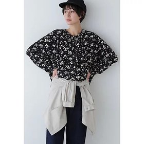 【ヒューマンウーマン/HUMAN WOMAN】 フラワープリントブラウス人気、トレンドファッション・服の通販 founy(ファニー) ファッション Fashion レディースファッション Fashion for Women トップス・カットソー Cut & Sew Tops シャツ・ブラウス・オフィスカジュアル Elegant Blouses & Button-Ups 花柄・フラワープリント・モチーフ Floral Prints & Motifs / Flower Pattern Tops おすすめ Recommended / Our Picks シルク Silk, 100% Silk スタンダード Standard, Basic セットアップ Set-Up, Coordinated Outfit デニム Denim, Jeans Material フラワー Flower, Floral プリント Print, Printed Pattern モノトーン Monotone, Black and White ヴィンテージ Vintage Style |ID:prp329100003916428