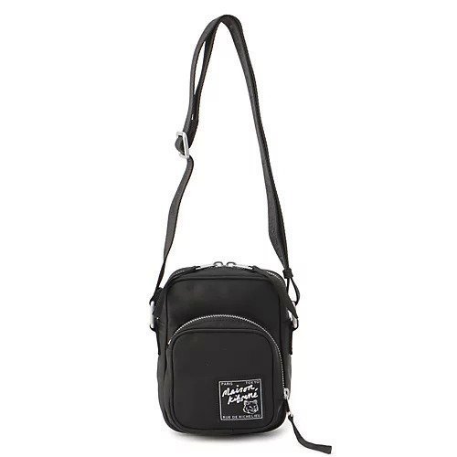 【メゾン キツネ/MAISON KITSUNE】の”THE TRAVELLER” CROSSBODY POUCH インテリア・キッズ・メンズ・レディースファッション・服の通販 founy(ファニー) https://founy.com/ ファッション Fashion レディースファッション WOMEN 2024年 2024 2024春夏・S/S Ss,Spring/Summer,2024 フォックス Fox フロント Front ポケット Pocket ラップ Wrap 旅行 Travel |ID: prp329100003925165 ipo3291000000027524744