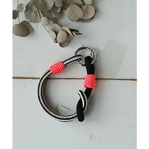 【コレカラ/collecala】のカラーロープ/パラコード ショートスマホハンドストラップ・キーホルダー インテリア・キッズ・メンズ・レディースファッション・服の通販 founy(ファニー) ファッション Fashion レディースファッション Fashion for Women おすすめ Recommended / Our Picks カラフル Colorful Design キーホルダー Keychain, Key Holder ショート Short, Short Length スマホ Smartphone, Mobile Device リュック Backpack, Rucksack ワンポイント One Point, Statement Accent ブラック×ピンク|ID: prp329100003979280 ipo3291000000026246657