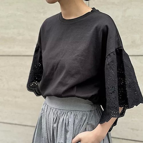 【トゥエルブクローゼット/12closet】の【洗える】レース袖切替トップス 人気、トレンドファッション・服の通販 founy(ファニー) 　ファッション　Fashion　レディースファッション　Ladies' Fashion Online　トップス・カットソー　Tops/Tshirt　カットソー　Cut And Sew　コンパクト　Compact　シンプル　Simple　スリット　Slit　ボトム　Bottom　レース　Race　エレガント 上品　Elegant　切替　Switching　夏　Summer　春　Spring　洗える　Washable　秋　Autumn/Fall　other-3|ID: prp329100004020683 ipo3291000000032378055