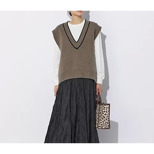 【チノ/CINOH】の【HPS別注】チルデンVネックベスト インテリア・キッズ・メンズ・レディースファッション・服の通販 founy(ファニー) https://founy.com/ ファッション Fashion レディースファッション WOMEN アウター Coat Outerwear トップス・カットソー Tops/Tshirt ベスト/ジレ Gilets/Vests Vネック V-Neck インナー Inner エレガント 上品 Elegant 秋 Autumn/Fall カットソー Cut And Sew シアー Sheer スタイリッシュ Stylish タートルネック Turtleneck ベスト Vest 別注 Special Order モダン Modern リラックス Relax |ID: prp329100004046536 ipo3291000000030964630