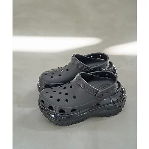 【ジュゼ/Juze】の【crocs】MEGA CRUSH CLOG【WEB限定】 インテリア・キッズ・メンズ・レディースファッション・服の通販 founy(ファニー) 　ファッション　Fashion　レディースファッション　WOMEN　春　Spring　クラシック　Classic　サンダル　Sandals　スタイリッシュ　Stylish　チャーム　Charm　ベーシック　Basic　ラバー　Rubber　S/S・春夏　Ss・Spring/Summer　夏　Summer　2024年　2024　2024春夏・S/S　Ss,Spring/Summer,2024　ブラック|ID: prp329100004046552 ipo3291000000027094962