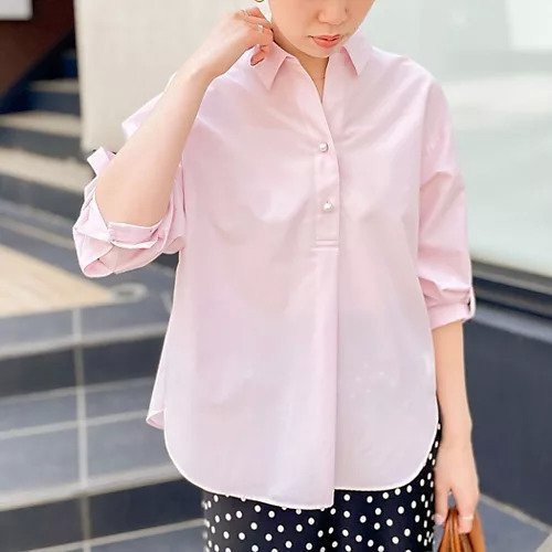 【ノーリーズソフィー/NOLLEY'S sophi】のパール釦スキッパーシャツ インテリア・キッズ・メンズ・レディースファッション・服の通販 founy(ファニー) 　ファッション　Fashion　レディースファッション　Fashion for Women　トップス・カットソー　Cut & Sew Tops　シャツ・ブラウス・オフィスカジュアル　Elegant Blouses & Button-Ups　2025年　2025　2025春夏・S/S　Spring/Summer 2025 SS25　おすすめ　Recommended / Our Picks　スキッパー　Skipper, Open Collar　パール　Pearl, Pearl Accent　ロング　Long, Long-Length　人気　Popular, Best Seller　定番　Standard, Basic Item　ベビーピンク|ID: prp329100004047543 ipo3291000000032434865