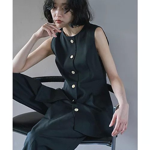 【マージュール/marjour】のGOLD BUTTON GILET インテリア・キッズ・メンズ・レディースファッション・服の通販 founy(ファニー) https://founy.com/ ファッション Fashion レディースファッション Fashion for Women アウター Coat / Outerwear Collection トップス・カットソー Cut & Sew Tops ベスト&ジレ / 重ね着スタイル Vests & Gilets インナー Innerwear 秋 Autumn カーディガン Cardigan, Knitwear シアー Sheer, See-Through ジャケット Jacket, Outerwear ストレッチ Stretch, Stretchy Fabric スーツ Suit, Formalwear おすすめ Recommended / Our Picks 夏 Summer |ID: prp329100004053771 ipo3291000000030964639