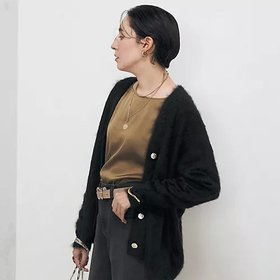 【ララージ/Laraaji】 カシミヤファー加工Vネックカーディガン人気、トレンドファッション・服の通販 founy(ファニー) ファッション Fashion レディースファッション WOMEN トップス・カットソー Tops/Tshirt カーディガン Cardigans Vネック V-Neck 2024年 2024 2024-2025秋冬・A/W Aw/Autumn/Winter/Fw/Fall/2024-2025 カシミヤ Cashmere カーディガン Cardigan シンプル Simple ベーシック Basic メタル Metal ラグジュアリー Luxury リラックス Relax |ID:prp329100004064581