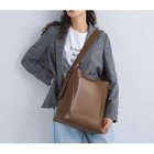 【グリーンレーベル リラクシング / ユナイテッドアローズ/green label relaxing / UNITED ARROWS】のスクエア ショルダーバッグ 人気、トレンドファッション・服の通販 founy(ファニー) ファッション Fashion レディースファッション WOMEN バッグ Bag ショルダー Shoulder スクエア Square スタイリッシュ Stylish ポケット Pocket ポーチ Pouch thumbnail MD.BROWN|ID: prp329100004066915 ipo3291000000028483753