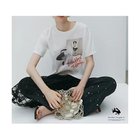 【ビス/VIS】の【AUDREY HEPBURN COLLECTION BY JUN】フォトプリントTシャツ 人気、トレンドファッション・服の通販 founy(ファニー) ファッション Fashion レディースファッション WOMEN トップス・カットソー Tops/Tshirt シャツ/ブラウス Shirts/Blouses ロング / Tシャツ T-Shirts 春 Spring 秋 Autumn/Fall コンパクト Compact シルバー Silver 女優 Actress タイトスカート Tight Skirt デニム Denim 人気 Popularity フレア Flare プリント Print プレート Plate ボトム Bottom マーメイド Mermaid A/W・秋冬 Aw・Autumn/Winter・Fw・Fall-Winter おすすめ Recommend 夏 Summer 2024年 2024 2024-2025秋冬・A/W Aw/Autumn/Winter/Fw/Fall/2024-2025 thumbnail ホワイト系|ID: prp329100004101582 ipo3291000000027854231