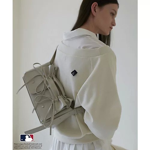 【ビス/VIS】の【MLB COLLECTION BY JUN】ロゴ型押しリボンショルダーバッグ インテリア・キッズ・メンズ・レディースファッション・服の通販 founy(ファニー) 　ファッション　Fashion　レディースファッション　WOMEN　バッグ　Bag　カーディガン　Cardigan　コレクション　Collection　ショルダー　Shoulder　スウェット　Sweat　スペシャル　Special　財布　Wallet　ニューヨーク　New York　フロント　Front　ポケット　Pocket　ポーチ　Pouch　リボン　Ribbon　キナリ|ID: prp329100004112091 ipo3291000000028330091