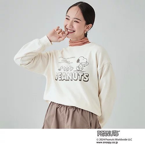 【シューラルー/SHOO LA RUE】の【PEANUTS】プリントスウェット インテリア・キッズ・メンズ・レディースファッション・服の通販 founy(ファニー) 　ファッション　Fashion　レディースファッション　WOMEN　トップス・カットソー　Tops/Tshirt　パーカ　Sweats　スウェット　Sweat　おすすめ　Recommend　コラボ　Collaboration　スポーツ　Sports　スマート　Smart　スリット　Slit　デニム　Denim　バランス　Balance　ブルゾン　Blouson　プリント　Print　今季　This Season　秋　Autumn/Fall　オフホワイト|ID: prp329100004124838 ipo3291000000028795614