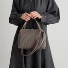 【グローブ/grove】のプリーツチェーンハンドルショルダー 人気、トレンドファッション・服の通販 founy(ファニー) ファッション Fashion レディースファッション WOMEN 2024年 2024 2024-2025秋冬・A/W Aw/Autumn/Winter/Fw/Fall/2024-2025 スマート Smart ダブル Double チェーン Chain フェイクレザー Faux Leather プリーツ Pleats ポケット Pocket エレガント 上品 Elegant 人気 Popularity thumbnail トープ|ID: prp329100004126795 ipo3291000000028703300