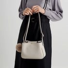 【グローブ/grove】の【人間工学】ラウンド3層ショルダー 人気、トレンドファッション・服の通販 founy(ファニー) ファッション Fashion レディースファッション WOMEN 2024年 2024 2024-2025秋冬・A/W Aw/Autumn/Winter/Fw/Fall/2024-2025 コンパクト Compact ショルダー Shoulder スマート Smart チャーム Charm フォルム Form プレート Plate ポケット Pocket メタル Metal ラウンド Round thumbnail ライトグレー|ID: prp329100004126799 ipo3291000000028614448