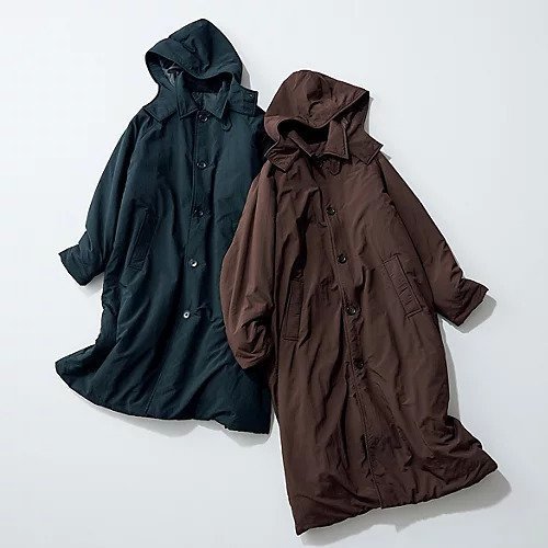 【トゥエルブクローゼット/12closet】の【福田麻琴さんコラボ】【洗える】撥水中綿フーディーコート 人気、トレンドファッション・服の通販 founy(ファニー) 　ファッションモデル・俳優・女優　Models　女性　Women　福田麻琴　Fukuda Makoto　ファッション　Fashion　レディースファッション　Fashion for Women　アウター　Coat / Outerwear Collection　コート・ロングコート・ピーコート　Long Coats, Peacoats & More　コラボ　Collaboration, Collab　スタンド　Stand Collar, Upright Stand　スリット　Slit, Slit Detail　レギュラー　Regular, Standard Fit　ロング　Long, Long-Length　洗える　Machine Washable　other-3|ID: prp329100004134453 ipo3291000000034464146