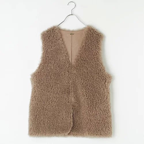 【マイカ ディール/MICA & DEAL】のV neck far vest インテリア・キッズ・メンズ・レディースファッション・服の通販 founy(ファニー) https://founy.com/ ファッション Fashion レディースファッション WOMEN アウター Coat Outerwear トップス・カットソー Tops/Tshirt ベスト/ジレ Gilets/Vests スエード Suede フロント Front ベスト Vest ポケット Pocket リバーシブル Reversible 人気 Popularity 夏 Summer 定番 Standard |ID: prp329100004136021 ipo3291000000028307211