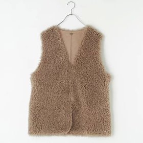 【マイカ ディール/MICA & DEAL】のV neck far vest 人気、トレンドファッション・服の通販 founy(ファニー) ファッション Fashion レディースファッション WOMEN アウター Coat Outerwear トップス・カットソー Tops/Tshirt ベスト/ジレ Gilets/Vests スエード Suede フロント Front ベスト Vest ポケット Pocket リバーシブル Reversible 人気 Popularity 夏 Summer 定番 Standard |ID:prp329100004136021