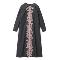 【ミナ ペルホネン/mina perhonen】の【SPURSHOP別注】forest paradeシルクドレス 人気、トレンドファッション・服の通販 founy(ファニー) ファッション Fashion レディースファッション Fashion for Women ワンピース Dresses フォーマル・パーティードレス・結婚式用ドレス Elegant & Casual Dresses 2024年 2024 2024-2025秋冬・A/W Autumn/Winter 2024–25 AW24–25 シルク Silk, 100% Silk スリット Slit, Slit Detail ドレス Dress, One-Piece フロント Front, Front Design レース Lace, Lace Fabric 別注 Limited Edition, Custom Order |ID:prp329100004153132