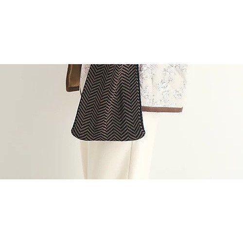 【ローラアシュレイ/LAURA ASHLEY】の【横マチあり/3colors】ヘリンボーン ニットバッグ インテリア・キッズ・メンズ・レディースファッション・服の通販 founy(ファニー) https://founy.com/ ファッション Fashion レディースファッション WOMEN トップス・カットソー Tops/Tshirt ニット Knit Tops A/W・秋冬 Aw・Autumn/Winter・Fw・Fall-Winter アクリル Acrylic コンパクト Compact スマート Smart ヘリンボーン Herringbone ポケット Pocket |ID: prp329100004159902 ipo3291000000028703238