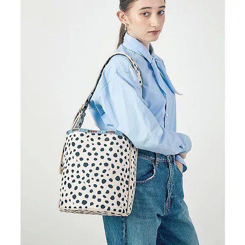 【レスポートサック アトリエ/LeSportsac Atelier】のLG BELT HANDLE TOTE/ブライトセピアダルメシアン 人気、トレンドファッション・服の通販 founy(ファニー) 　ファッション　Fashion　レディースファッション　WOMEN　バッグ　Bag　コレクション　Collection　ニューヨーク　New York　バケツ　Bucket　ビンテージ　Vintage　モダン　Modern　手帳　Pocket Book　軽量　Lightweight　 other-1|ID: prp329100004167221 ipo3291000000028814302