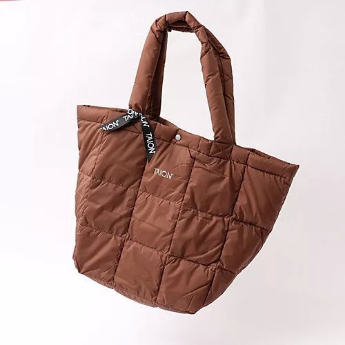 【ノーリーズ グッドマン/NOLLEY'S goodman / MEN】の【TAION/タイオン】BASIC LUNCH DOWN TOTE BAG M インテリア・キッズ・メンズ・レディースファッション・服の通販 founy(ファニー) 　ファッション　Fashion　メンズファッション　MEN　バッグ　Bag/Men　トートバッグ　Tote Bags　キルティング　Quilting　コーティング　Coating　軽量　Lightweight　シンプル　Simple　タフタ　Taffeta　ダウン　Down　定番　Standard　プリント　Print　キャメル|ID: prp329100004185903 ipo3291000000028997052