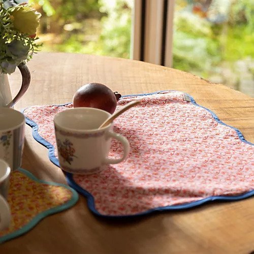 【ローラアシュレイホーム/LAURA ASHLEY HOME / GOODS】のウィンター キッチン シリーズ プレースマット インテリア・キッズ・メンズ・レディースファッション・服の通販 founy(ファニー) https://founy.com/ スカラップ Scalloped スマート Smart テーブル Table 定番 Standard 皿 Dish |ID: prp329100004210386 ipo3291000000029598567