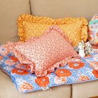 【ローラアシュレイホーム/LAURA ASHLEY HOME / GOODS】のコッタム コーンフラワー柄 フリルデコラティブクッション ピンク|ID: prp329100004210407 ipo3291000000029601251