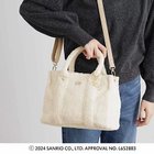 【グローブ/grove】のLee別注【ハローキティ】ボアスクエア2WAYトート 人気、トレンドファッション・服の通販 founy(ファニー) ファッション Fashion レディースファッション WOMEN バッグ Bag コラボ Collaboration ショルダー Shoulder スクエア Square スマート Smart チャーム Charm プリント Print ポケット Pocket モチーフ Motif リボン Ribbon 人気 Popularity 別注 Special Order thumbnail アイボリー|ID: prp329100004238313 ipo3291000000029382808