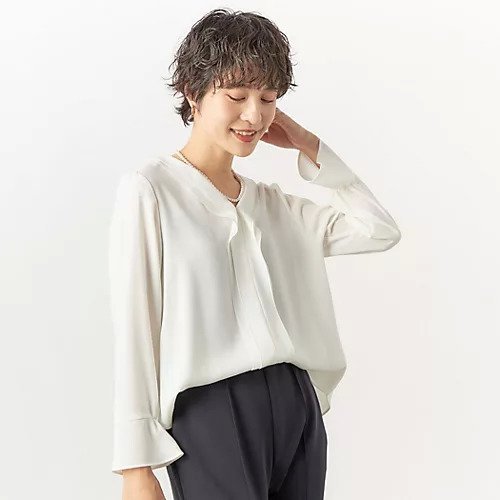 【ノーリーズソフィー/NOLLEY'S sophi】のジョーゼットVネックブラウス インテリア・キッズ・メンズ・レディースファッション・服の通販 founy(ファニー) 　ファッション　Fashion　レディースファッション　WOMEN　トップス・カットソー　Tops/Tshirt　シャツ/ブラウス　Shirts/Blouses　Vネック　V-Neck　2025年　2025　2025春夏・S/S　Ss,Spring/Summer,2025　インナー　Inner　ウォッシャブル　Washable　オケージョン　Occasion　シフォン　Chiffon　ジャケット　Jacket　ジョーゼット　Georgette　ストレッチ　Stretch　セレモニー　Ceremony　フリル　Frills　フロント　Front　エレガント 上品　Elegant　切替　Switching　ビジネス 仕事 通勤　Business　オフホワイト|ID: prp329100004271563 ipo3291000000029989966