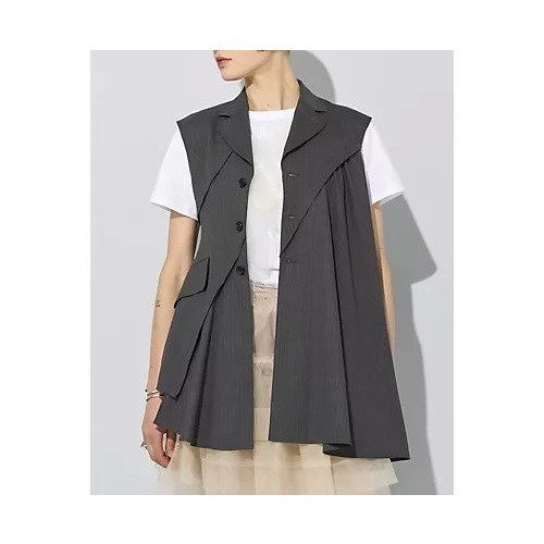 【チカ キサダ/CHIKA KISADA】のスリーブレスジャケット インテリア・キッズ・メンズ・レディースファッション・服の通販 founy(ファニー) https://founy.com/ ファッション Fashion レディースファッション Fashion for Women アウター Coat / Outerwear Collection レディースジャケット・軽アウター Jackets 2025年 2025 2025春夏・S/S Spring/Summer 2025 SS25 ジャケット Jacket, Outerwear スラックス Slacks, Dress Pants セットアップ Set-Up, Coordinated Outfit ドレープ Drape, Draping Fabric プリーツ Pleats, Pleated ランダム Random, Irregular |ID: prp329100004271706 ipo3291000000035903156