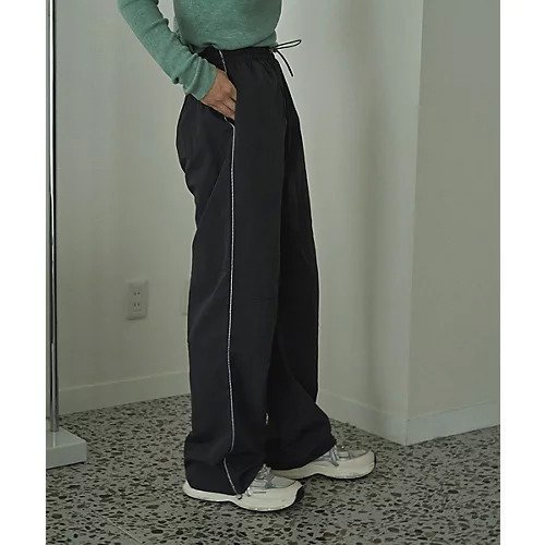 【マージュール/marjour】のSIDE LINE NYLON PANTS インテリア・キッズ・メンズ・レディースファッション・服の通販 founy(ファニー) https://founy.com/ ファッション Fashion レディースファッション WOMEN パンツ Pants おすすめ Recommend ストレッチ Stretch プレーン Plane レギンス Leggings 夏 Summer 旅行 Travel |ID: prp329100004293957 ipo3291000000029789692