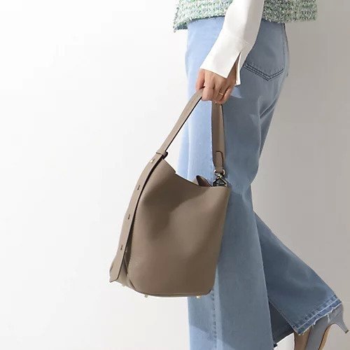 【ノーリーズソフィー/NOLLEY'S sophi】のアシメワンハンドルバッグmade in Italy インテリア・キッズ・メンズ・レディースファッション・服の通販 founy(ファニー) https://founy.com/ ファッション Fashion レディースファッション WOMEN イタリア Italy カッティング Cutting ショルダー Shoulder トレンド Trend フィット Fit ビジネス 仕事 通勤 Business 別注 Special Order 春 Spring |ID: prp329100004300574 ipo3291000000031713294