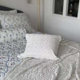 【ローラアシュレイホーム/LAURA ASHLEY HOME / GOODS】のハンドクロシェ クッションカバー (45 45cm) 人気、トレンドファッション・服の通販 founy(ファニー) クッション Cushion スマート Smart ビジネス 仕事 通勤 Business 手編み Hand Knitting |ID:prp329100004302672