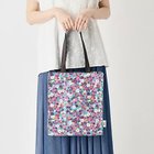 【ローラアシュレイホーム/LAURA ASHLEY HOME】の【一部店舗限定/A4収納可/天面ファスナー】アンクロフト ディッツィー柄 スクエアトートM グリーン|ID: prp329100004305609 ipo3291000000029854138