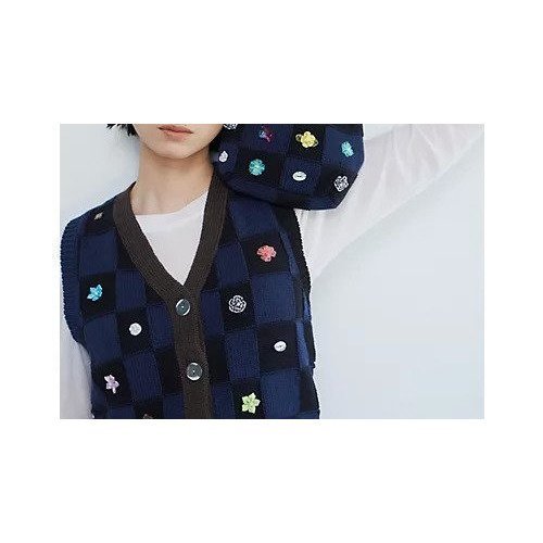 【ヤンヤン/YANYAN】の【SPURSHOP別注】ニットベスト 人気、トレンドファッション・服の通販 founy(ファニー) 　ファッション　Fashion　レディースファッション　Ladies' Fashion Online　アウター　Coat Outerwear　トップス・カットソー　Tops/Tshirt　ニット　Knit Tops　ベスト/ジレ　Gilets/Vests　チェック　Check　人気　Popularity　フラワー　Flower　ブロック　Block　ベスト　Vest　別注　Special Order　モダン　Modern　モチーフ　Motif　2025年　2025　2025春夏・S/S　Ss,Spring/Summer,2025　other-2|ID: prp329100004350469 ipo3291000000031266949