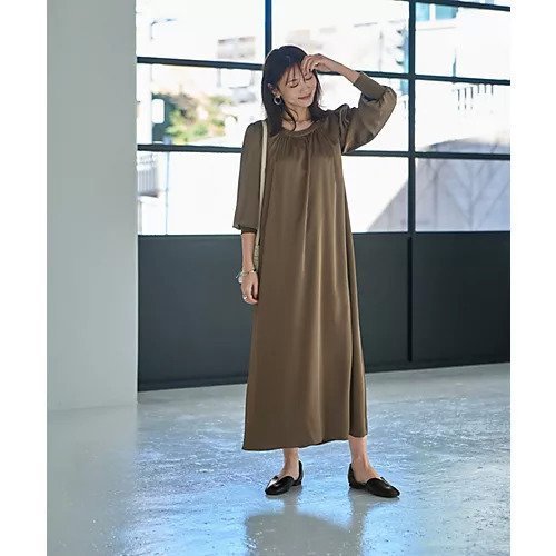 【スタイルデリ/STYLE DELI】の【LUXE】ノーブルサテンギャザーワンピース インテリア・キッズ・メンズ・レディースファッション・服の通販 founy(ファニー) https://founy.com/ ファッション Fashion レディースファッション WOMEN ワンピース Dress インナー Inner 春 Spring ギャザー Gather サテン Satin ジャケット Jacket スニーカー Sneakers スリット Slit スリーブ Sleeve タートル Turtle ドレープ Drape なめらか Smooth 長袖 Long Sleeve ハイネック High Neck フォルム Form フロント Front ポケット Pocket ループ Loop ロング Long A/W・秋冬 Aw・Autumn/Winter・Fw・Fall-Winter ビジネス 仕事 通勤 Business |ID: prp329100004352428 ipo3291000000030394852