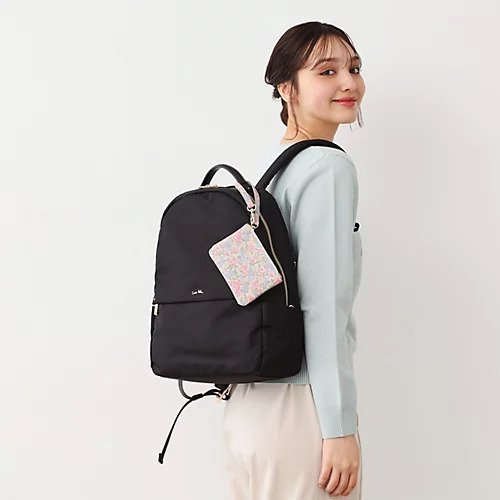 【ローラアシュレイ/LAURA ASHLEY】の【4L収納/クッションポケット/ポーチ付き】多機能バックパック インテリア・キッズ・メンズ・レディースファッション・服の通販 founy(ファニー) 　ファッション　Fashion　レディースファッション　WOMEN　バッグ　Bag　ポーチ　Pouches　なめらか　Smooth　クッション　Cushion　スマート　Smart　ビジネス 仕事 通勤　Business　ポケット　Pocket　ポーチ　Pouch　人気　Popularity　ブラック|ID: prp329100004365575 ipo3291000000030532494