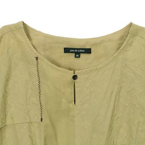 【パドカレ/pas de calais】の25SS パッチワークBL 人気、トレンドファッション・服の通販 founy(ファニー) 　ファッション　Fashion　レディースファッション　Fashion for Women　2025年　2025　2025春夏・S/S　Spring/Summer 2025 SS25　ウッド　Wooden Design　エレガント 上品　Elegant　ギャザー　Gathered, Ruffled　パッチワーク　Patchwork, Mixed Fabric　フェミニン　Feminine, Girly　ミックス　Mix, Mixed Style　ラウンド　Round, Round Neck　レース　Lace, Lace Fabric　洗える　Machine Washable　other-3|ID: prp329100004372744 ipo3291000000031265433