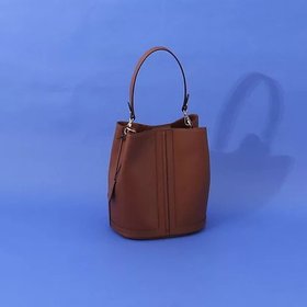 【ノーリーズ/NOLLEY'S】 【GIANNI NOTARO/ジャンニノターロ】ワンハンドルパネルバッグ人気、トレンドファッション・服の通販 founy(ファニー) ファッション Fashion レディースファッション Fashion for Women バッグ Bags おすすめ Recommended / Our Picks イタリア Italy スクエア Square, Square Shape スタイリッシュ Stylish, Fashionable ベーシック Basic, Essential モノトーン Monotone, Black and White ラグジュアリー Luxury, Elegant ビジネス 仕事 通勤 Business / Work / Commuting |ID:prp329100004372896