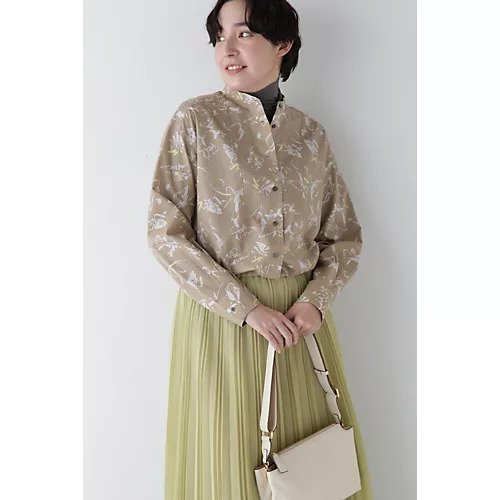 【ヒューマンウーマン/HUMAN WOMAN】のペイントPTバンドカラーシャツブラウス インテリア・キッズ・メンズ・レディースファッション・服の通販 founy(ファニー) 　ファッション　Fashion　レディースファッション　WOMEN　トップス・カットソー　Tops/Tshirt　シャツ/ブラウス　Shirts/Blouses　おすすめ　Recommend　カフス　Cuffs　スタンダード　Standard　プリント　Print　ベージュ|ID: prp329100004387784 ipo3291000000030672088