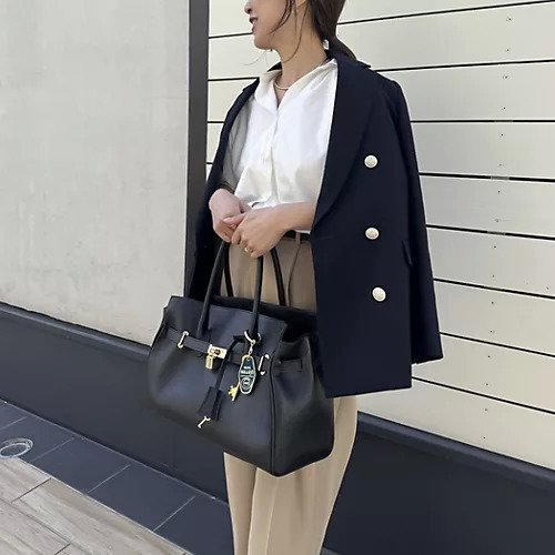 【ノーリーズ/NOLLEY'S】のひねりベルトレザートートバッグ インテリア・キッズ・メンズ・レディースファッション・服の通販 founy(ファニー) https://founy.com/ ファッション Fashion レディースファッション Fashion for Women バッグ Bags ベルト&ウエストマーク Belts & Waist Accessories シンプル Simple, Minimal ジップ Zip, Zipper スマート Smart, Elegant 財布 Wallet, Purse フォルム Silhouette, Form ポケット Pocket, Pocket Detail ポーチ Pouch, Small Case エレガント 上品 Elegant ビジネス 仕事 通勤 Business / Work / Commuting |ID: prp329100004411143 ipo3291000000033527026